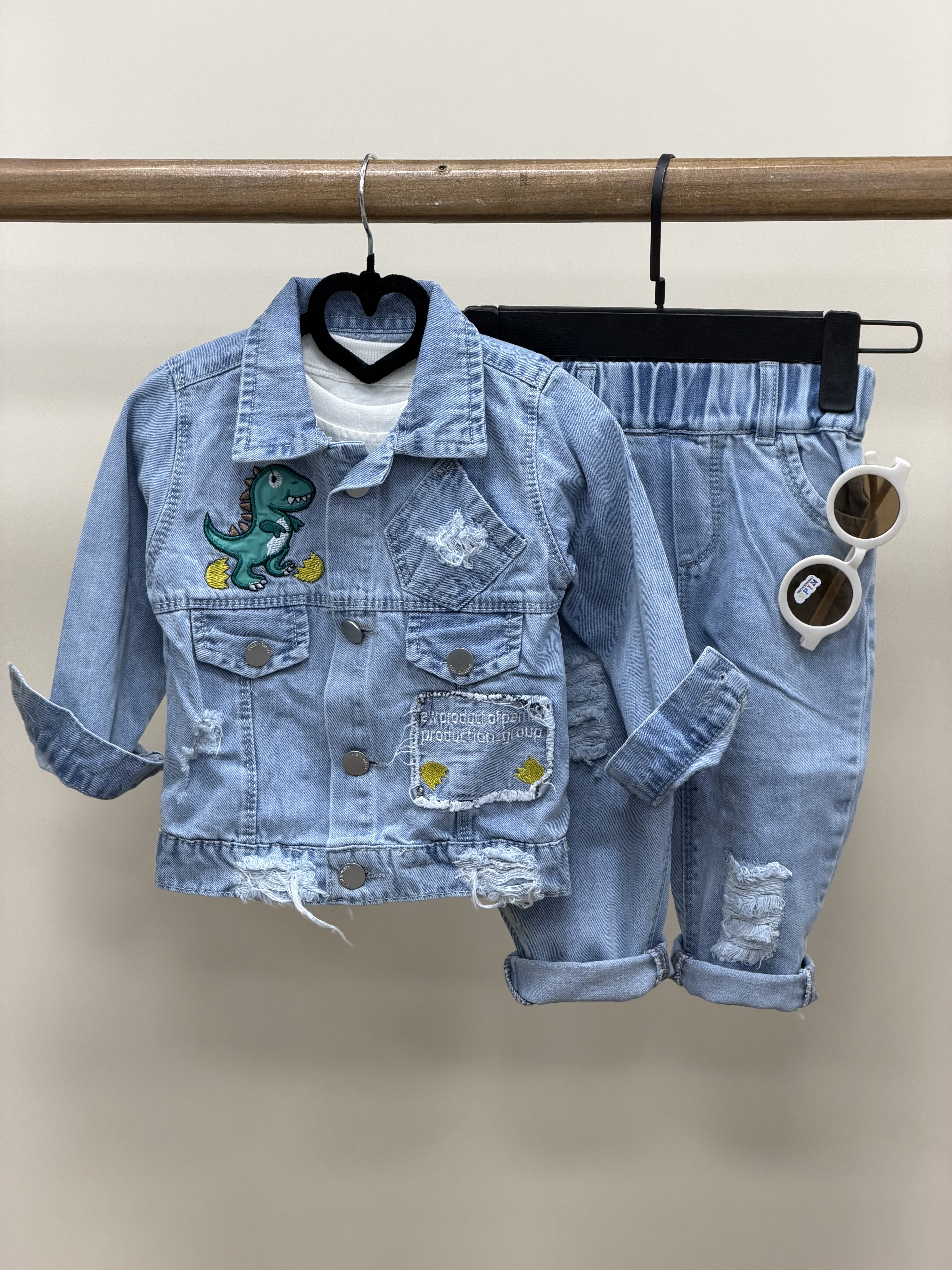 ست جین دایناسور ۵۵۱